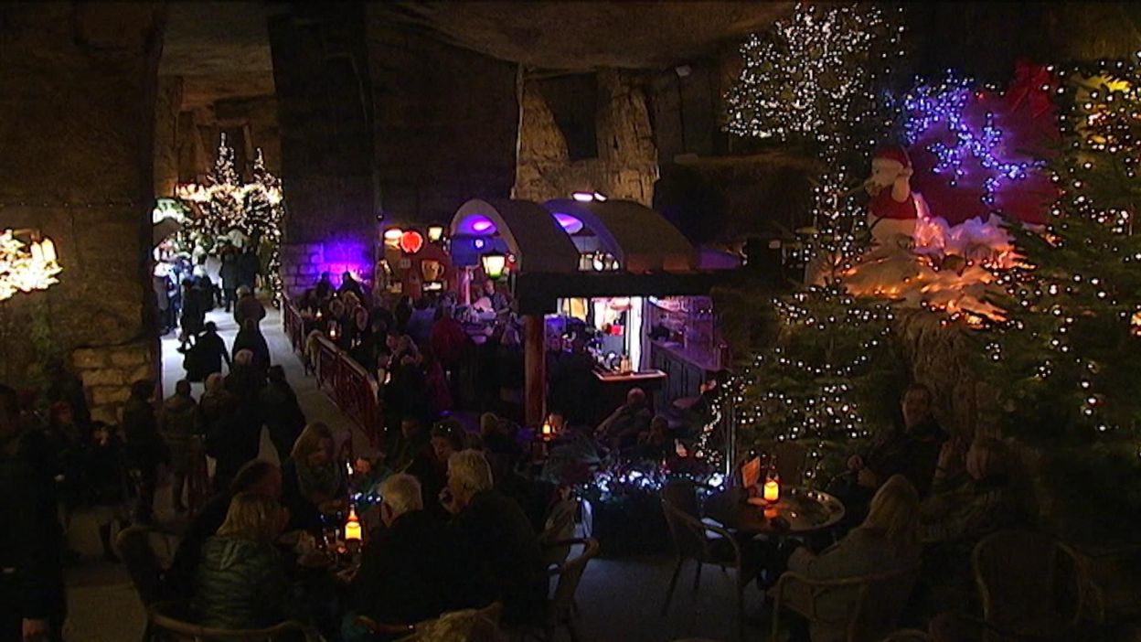 PaysBas un marché de Noël sous terre à Valkenburg