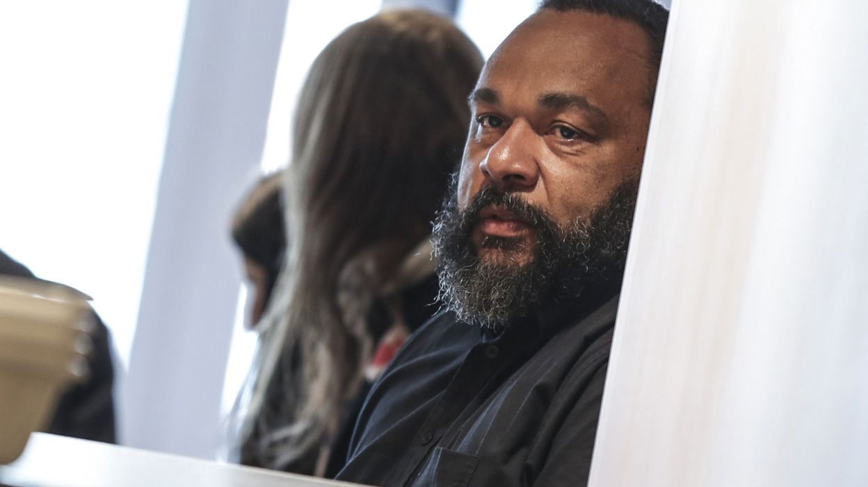 Dieudonne Se Produit En Belgique Apres Sa Condamnation A Deux Ans De Prison Ferme