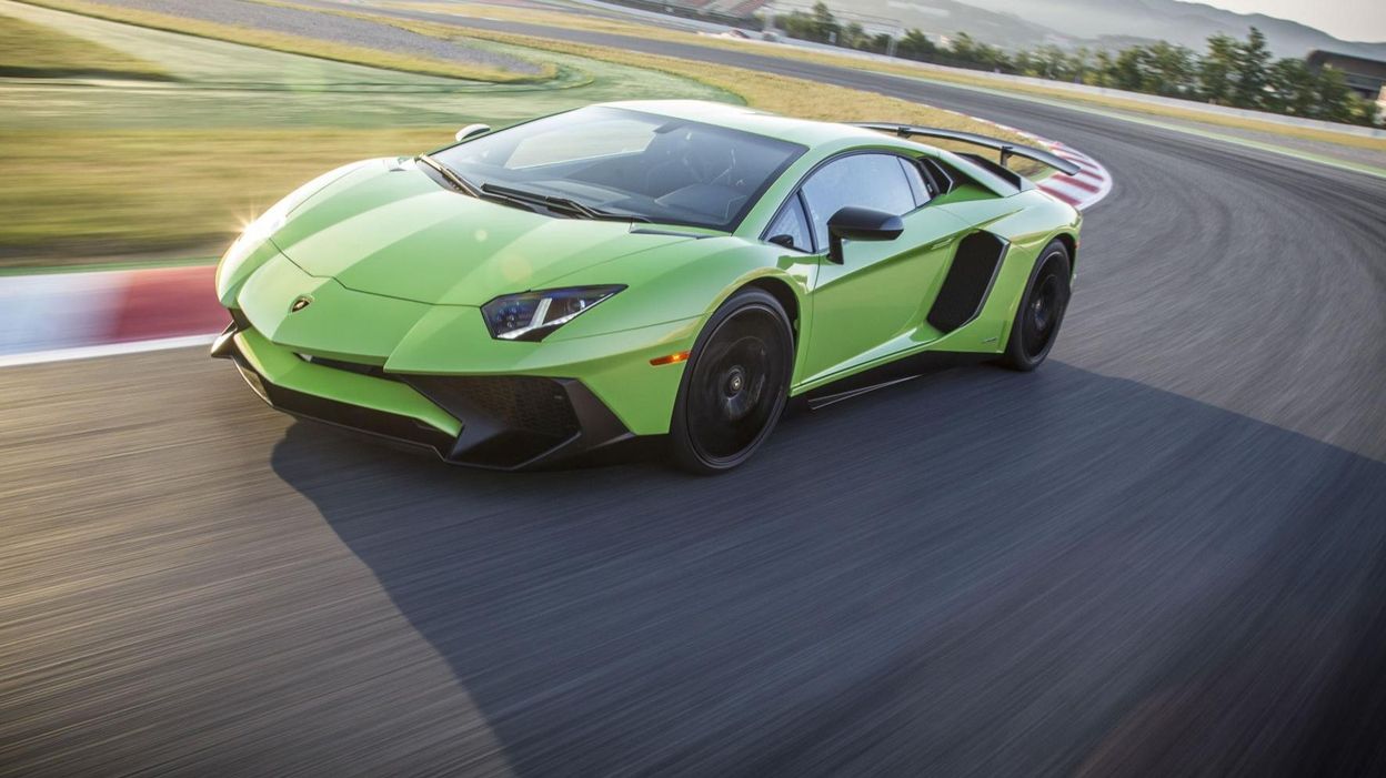 Lamborghini La Voiture La Plus Rapide Du Monde Découvrez les cinq voitures de série les plus rapides du monde