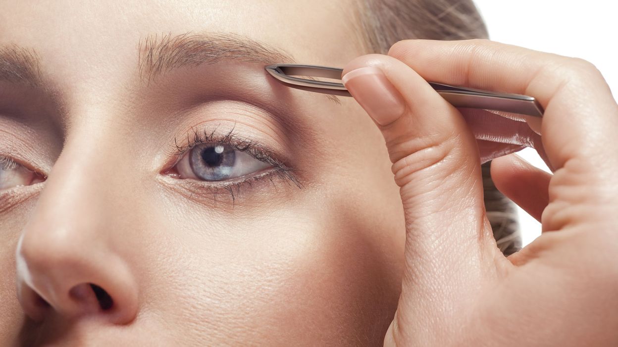 En Combien De Temps Pousse Les Sourcils À Hong Kong, on peut façonner ses sourcils en même temps que son avenir