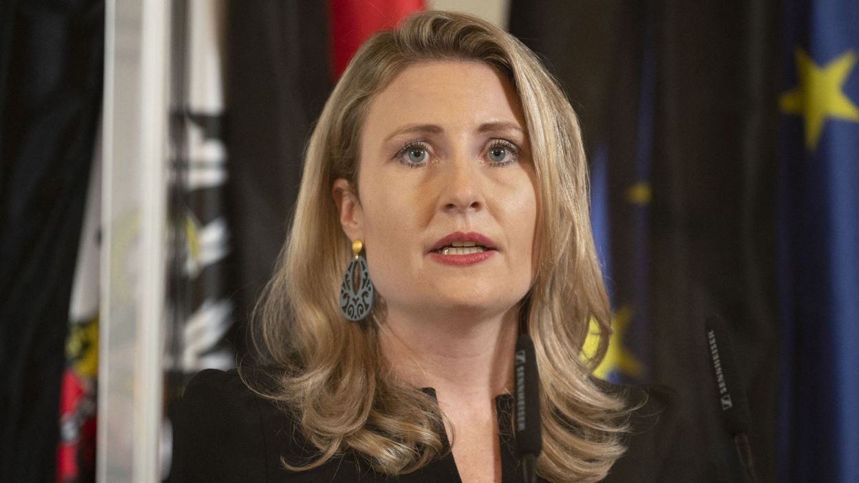 Sommee De Retirer Sa Carte De L Islam Une Ministre Autrichienne Se Defend De Nourrir Une Mefiance Des Musulmans