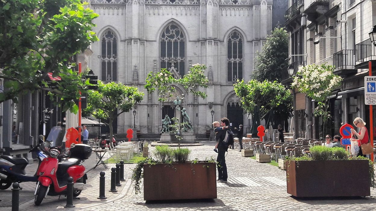 Ixelles a désormais son piétonnier place SaintBoniface, le "petit Paris"