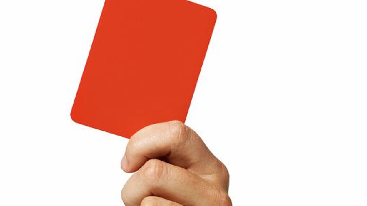 36 cartes rouges en un match