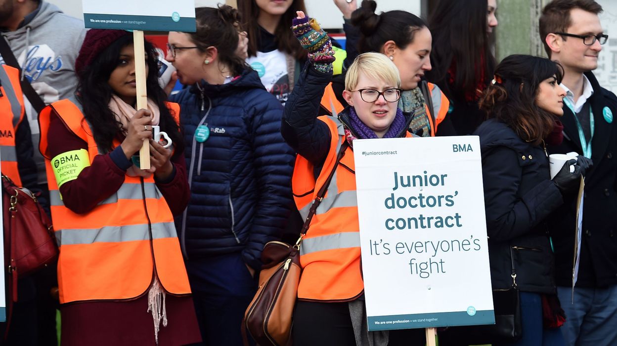 Greve Generale Angleterre La grève des internes en Angleterre perturbe le travail des hôpitaux