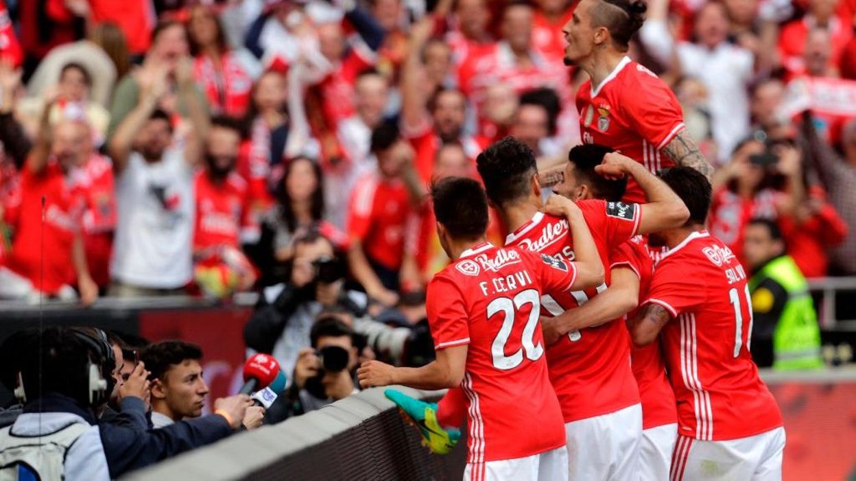 Maillot SL Benfica Svilar Maillot SL Benfica Svilar