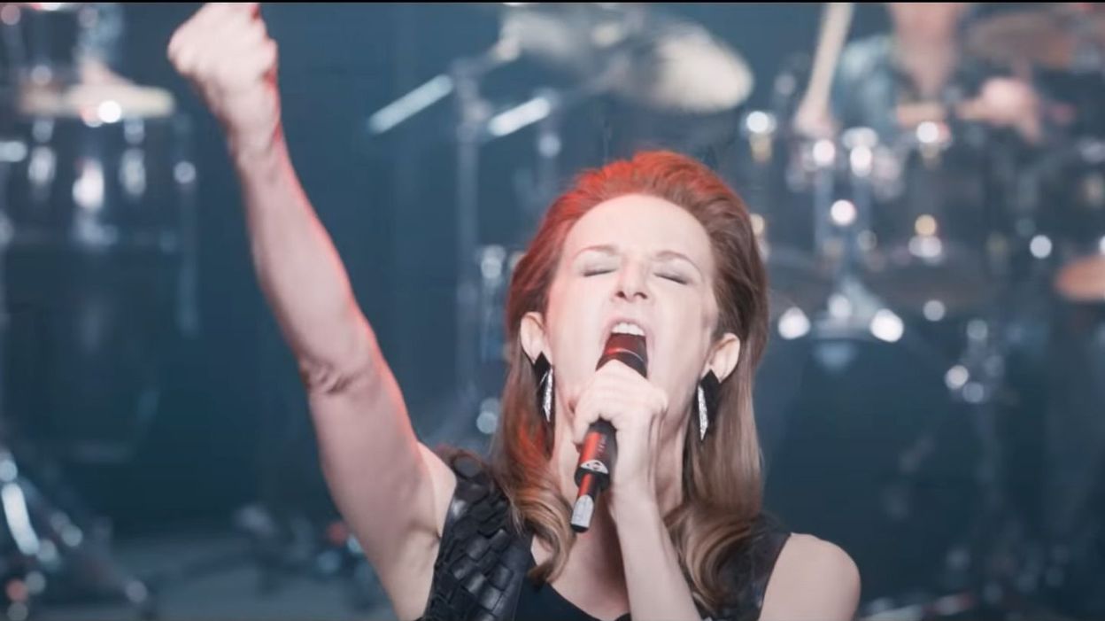 Ce Que Pense Celine Dion Du Film Aline Valérie Lemercier incroyable en Céline Dion dans la bande annonce d'Aline