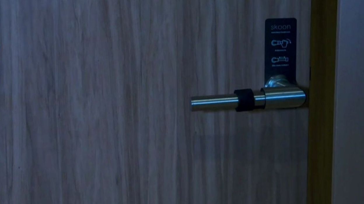 la poignee de porte auto desinfectante commercialisee des 2021