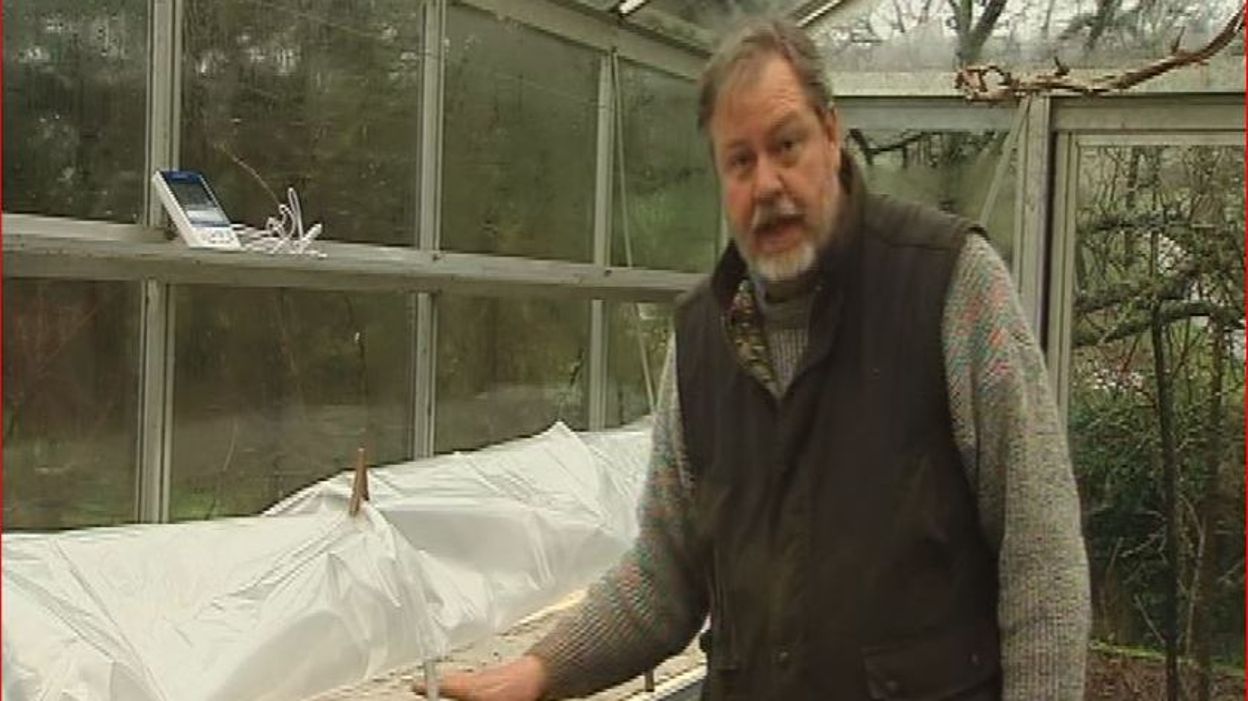 Les Travaux De Luc Dans La Serre Fabrication D Une Couche Chauffante