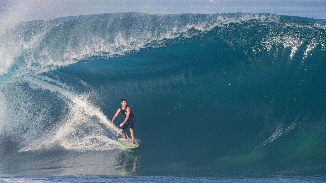 Un Hawaien Perd Sa Planche De Surf En Mer Il La Retrouve Aux Philippines