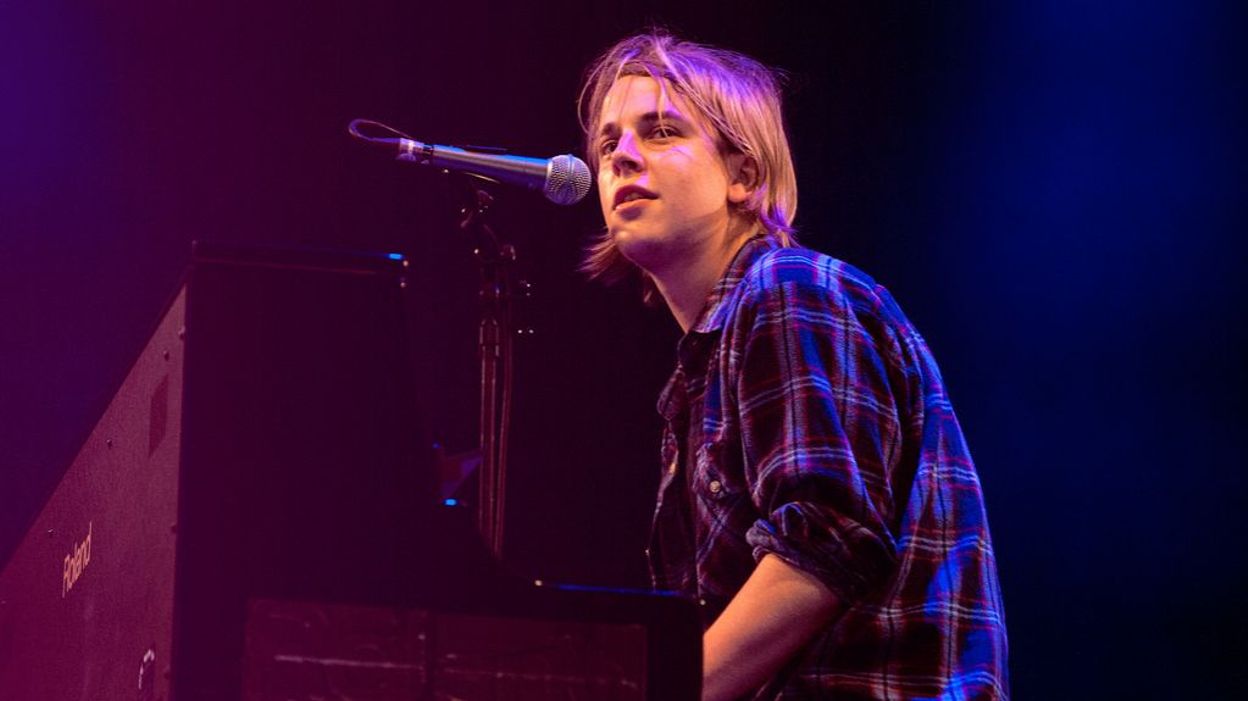 Том оделл. Tom Odell. Tom Odell 2021. Том Оделл 2022. Том Оделл 2019.