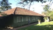 Une maison de Monte Alegre à l'architecture typique des maisons construites par les Belges au Congo. La maison est encore habitée par l'épouse d'un ancien coopérateur. Une maison de Monte Alegre à l'architecture typique des maisons construites par les Belges au Congo. La maison est encore habitée par l'épouse d'un ancien coopérateur.