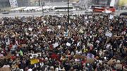 En Finlande, des étudiants se sont rassemblés devant le Parlement à Helsinki. En Finlande, des étudiants se sont rassemblés devant le Parlement à Helsinki.