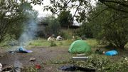 Des sans-abris ont improvisé un camping aux abords du centre de Charleroi Des sans-abris ont improvisé un camping aux abords du centre de Charleroi