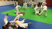 Toma Nikiforov s'est mêlé aux judoka en herbe Toma Nikiforov s'est mêlé aux judoka en herbe