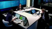 Dans le studio de La Première, durant la diffusion de l'émission CQFD : un expert et une experte au micro d'Arnaud Ruyssen Dans le studio de La Première, durant la diffusion de l'émission CQFD : un expert et une experte au micro d'Arnaud Ruyssen