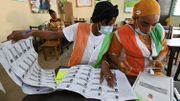 Préparation du vote à Yopougon, Abidjan. Préparation du vote à Yopougon, Abidjan.