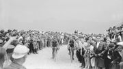 Roger Lapébie (à gauche) et Sylvère Maes (à droite), lors de la 15ème étape du Tour 1937 (Luchon-Pau) Roger Lapébie (à gauche) et Sylvère Maes (à droite), lors de la 15ème étape du Tour 1937 (Luchon-Pau)