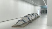 La longue pirogue sera visible dans la galerie souterraine La longue pirogue sera visible dans la galerie souterraine