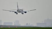 Un avion volant près de l'aéroport de Zaventem Un avion volant près de l'aéroport de Zaventem
