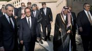 Le président français François Hollande entouré des ministres des Affaires étrangères participant à la conférence de Paris Le président français François Hollande entouré des ministres des Affaires étrangères participant à la conférence de Paris