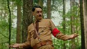 Taika Waititi s'attaque à la haine en jouant Hitler dans "Jojo Rabbit" Taika Waititi s'attaque à la haine en jouant Hitler dans "Jojo Rabbit"