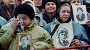 Des membres des familles des victimes de l'accident Des membres des familles des victimes de l'accident