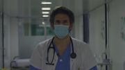 Le docteur Pierre Malchair dans son services des urgences de l'hôpital Bellvitge de Barcelone, un service que l'épidémie a soumis à rude épreuve Le docteur Pierre Malchair dans son services des urgences de l'hôpital Bellvitge de Barcelone, un service que l'épidémie a soumis à rude épreuve