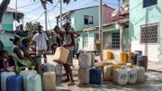 Des habitants de Santa Cruz del Islote s'approvisionnent en eau, le 17 juin 2020. Des habitants de Santa Cruz del Islote s'approvisionnent en eau, le 17 juin 2020.