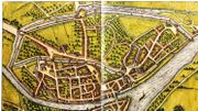 Au nord de Namur, on distingue deux lignes de défense successives : la médiévale, avec ses petites portes d'entrée, et celle du 16e siècle avec ses tours rondes. Au nord de Namur, on distingue deux lignes de défense successives : la médiévale, avec ses petites portes d'entrée, et celle du 16e siècle avec ses tours rondes.