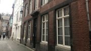 Cette maison située au 10 rue Fumal vient d'être acquise par le fonds Tilmont de la Fondation Roi Baudouin. Mitoyenne au musée Félicien Rops, elle sera mise à la disposition de la province en vue d'une extension. De quoi mieux accueillir encore les visiteurs. Cette maison située au 10 rue Fumal vient d'être acquise par le fonds Tilmont de la Fondation Roi Baudouin. Mitoyenne au musée Félicien Rops, elle sera mise à la disposition de la province en vue d'une extension. De quoi mieux accueillir encore les visiteurs.