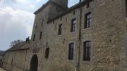 Le patrimoine architectural, en pierre calcaire, constitue le principal attrait du village Le patrimoine architectural, en pierre calcaire, constitue le principal attrait du village