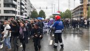 Marche "noire" : 400 personnes réclament des peines incompressibles pour les crimes commis sur des enfants Marche "noire" : 400 personnes réclament des peines incompressibles pour les crimes commis sur des enfants