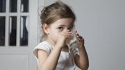 Les enfants qui consomment du lait entier abaisseraient leur risque d'obésité