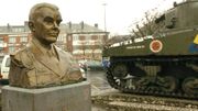 "Nuts !" : le 22 décembre 1944, le général américain McAuliffe refuse de se rendre aux Allemands qui assiègent Bastogne "Nuts !" : le 22 décembre 1944, le général américain McAuliffe refuse de se rendre aux Allemands qui assiègent Bastogne