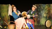 Quand Sara, Cathy et Jérôme imitent des animaux pour une chanson de Perry Rose et Rachel Ponsonby Quand Sara, Cathy et Jérôme imitent des animaux pour une chanson de Perry Rose et Rachel Ponsonby
