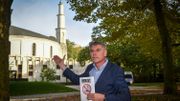 Filip Dewinter, lors d'une action de protestation devant la mosquée du Cinquantenaire, le 12 octobre 2017 Filip Dewinter, lors d'une action de protestation devant la mosquée du Cinquantenaire, le 12 octobre 2017