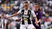 Le Scudetto ne sera pas distribué, mais la Juve et la Fiorentina (de la Red Flame Davina Philtjens) disputeront la Ligue des Champions Le Scudetto ne sera pas distribué, mais la Juve et la Fiorentina (de la Red Flame Davina Philtjens) disputeront la Ligue des Champions