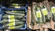 Même les légumes à la pièce sont emballés, afin de pouvoir les distinguer Même les légumes à la pièce sont emballés, afin de pouvoir les distinguer