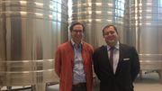 Brieuc van Hecke et Hubert Ewbank, dans la cuverie Brieuc van Hecke et Hubert Ewbank, dans la cuverie