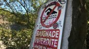 A l'entrée, le panneau baignade interdite est loin d'être dissuasif pour certains. A l'entrée, le panneau baignade interdite est loin d'être dissuasif pour certains.
