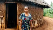 Abgalech Huecha est une mère de famille qui doit lutter pour nourrir et habiller sa famille. Elle a développé un petit commerce de vente de maïs. Abgalech Huecha est une mère de famille qui doit lutter pour nourrir et habiller sa famille. Elle a développé un petit commerce de vente de maïs.