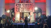 Coronavirus : un spectacle devant la Monnaie à Bruxelles comme nouvel appel à l'aide de la culture Coronavirus : un spectacle devant la Monnaie à Bruxelles comme nouvel appel à l'aide de la culture