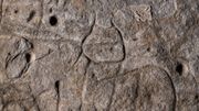 Un détail de la dalle de Saint-Bélec Un détail de la dalle de Saint-Bélec