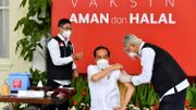 Le président indonésien Joko Widodo a été vacciné le 13 janvier 2021 Le président indonésien Joko Widodo a été vacciné le 13 janvier 2021