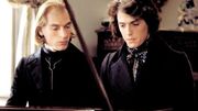 Saviez-vous que Hugh Grant avait incarné Frédéric Chopin au début de sa carrière ?