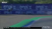 Un virage raté, une moto qui s’envole : la chute spectaculaire de Vietti en moto 2 Un virage raté, une moto qui s’envole : la chute spectaculaire de Vietti en moto 2