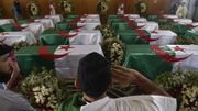 L'Algérie enterre ses premiers "martyrs" anti-coloniaux L'Algérie enterre ses premiers "martyrs" anti-coloniaux