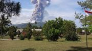 Indonésie: le volcan Soputan entre en éruption dans les Célèbes Indonésie: le volcan Soputan entre en éruption dans les Célèbes