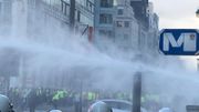 Gilets jaunes à Bruxelles: les autopompes entrent en action boulevard du Régent (photos et vidéos) Gilets jaunes à Bruxelles: les autopompes entrent en action boulevard du Régent (photos et vidéos)