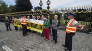 La police fait évacuer les quelques militants du Vlaams Belang La police fait évacuer les quelques militants du Vlaams Belang